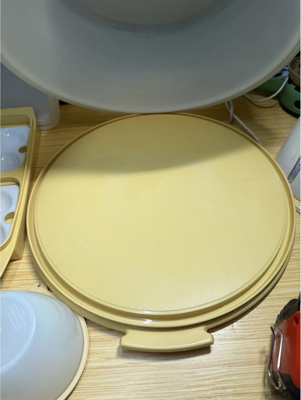 VTG 8 Pc Tupperware Bundle Deviled Eggs And Large Cake Carrier Harvest Gold